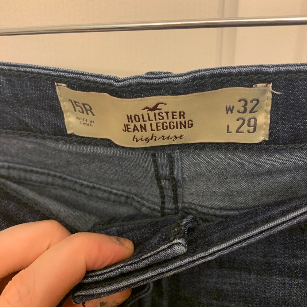 💙 HOLLISTER HIGH RISE JEGGINGS - Picture 2 of 3